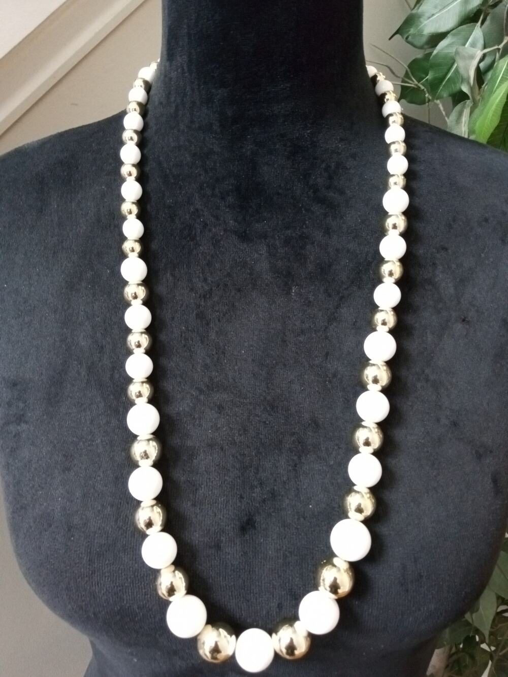 White & Gold Tone Beaded Statement Necklace Chunky Graduated Bib Necklace